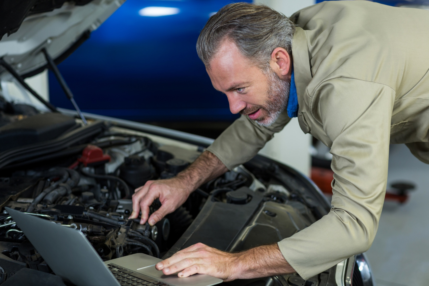 A mechanic Servicing Diesel Injector