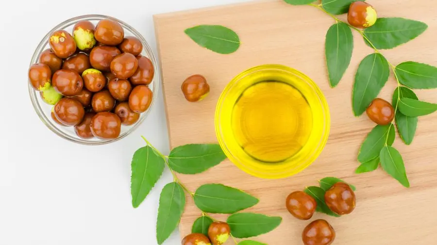 Can I leave jojoba oil in overnight?