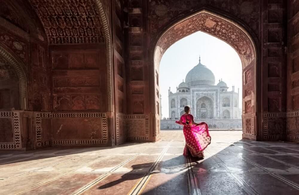 Famous tourist place Agra