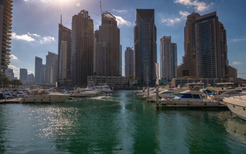 Lotus Mega Yacht Dinner Cruise in Dubai